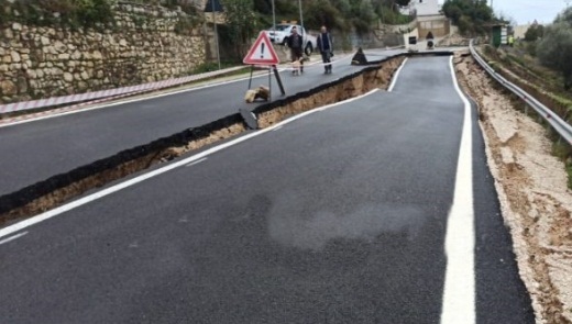U rikonstruktua kete vit: Reshjet shkaktojne carje ne rrugen e Borshit